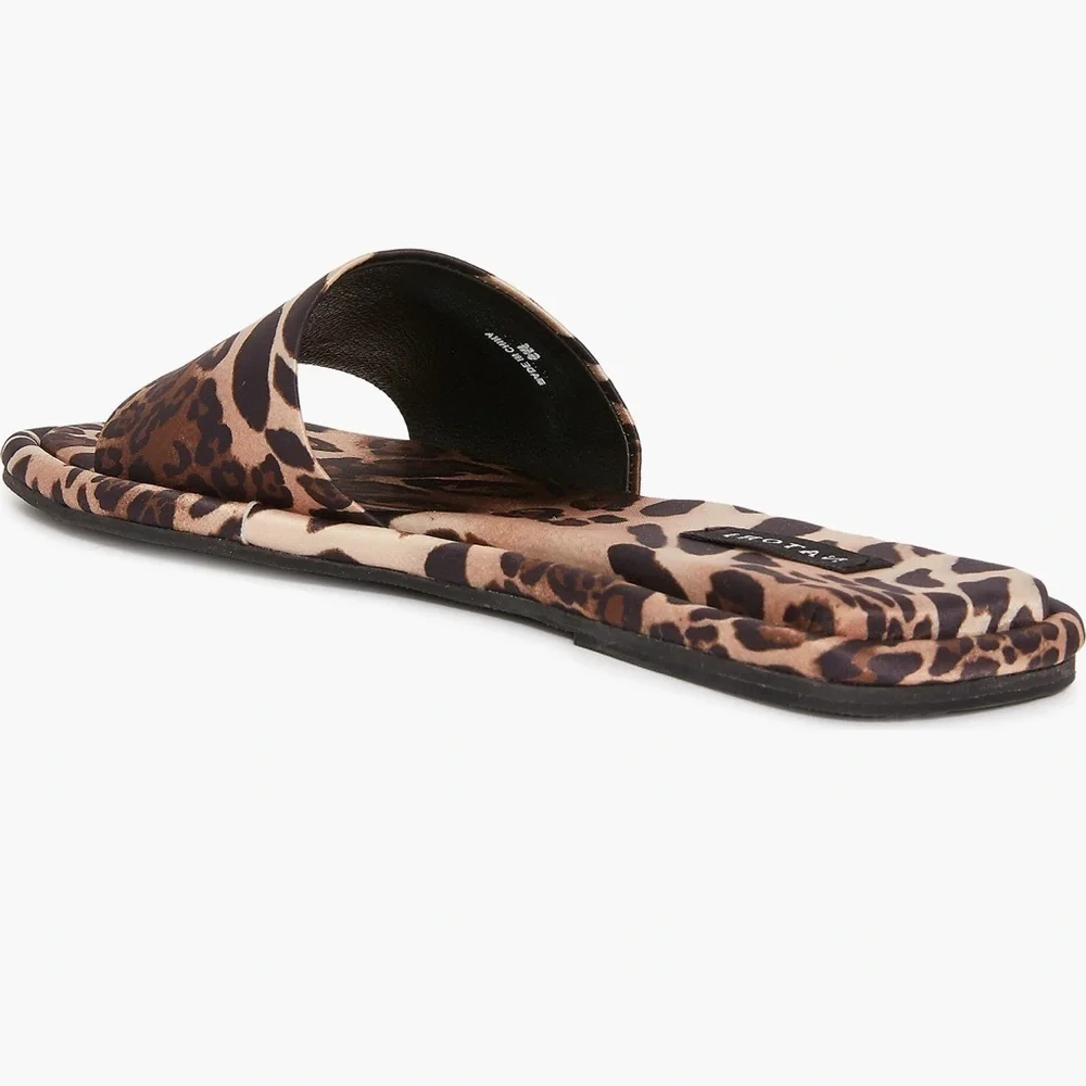 NATORI  Slide Sandal. Ladies Size 6M leopard satin